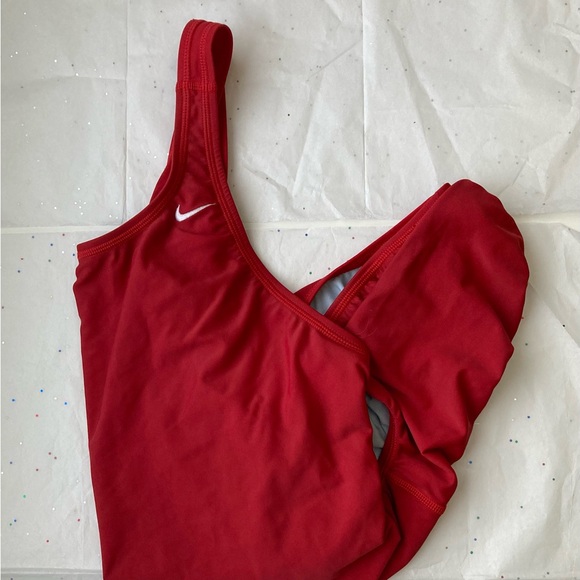 Nike Essential U-Back One-Piece - Picture 4 of 11